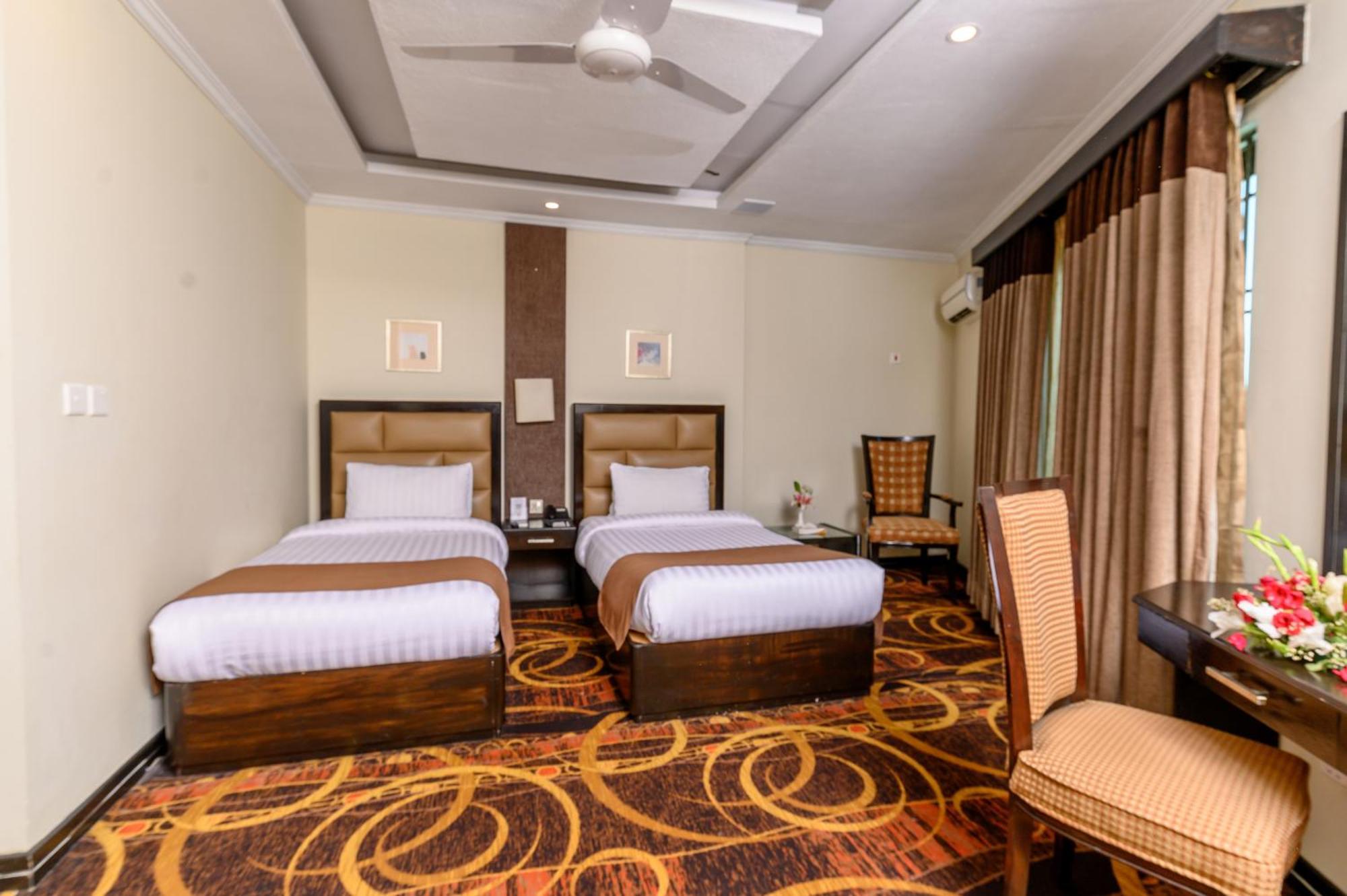 Hotel One Abbottabad Exterior foto